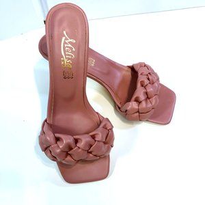 Melisa NWOT Women Leather braided  cushioned heel slides sz 8